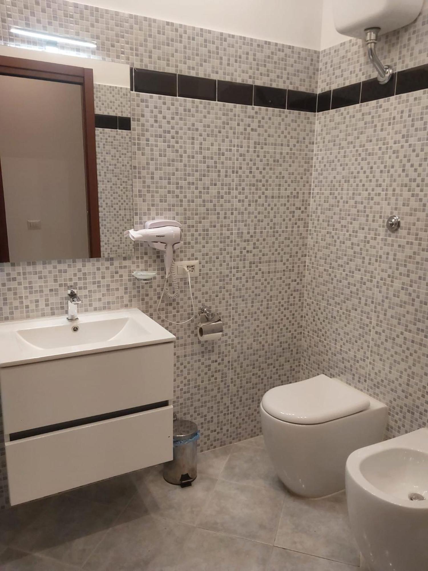 Modular King Suite - Intera Suite Vicino Aeroporto E Fiera Di Roma Fiumicino Exterior foto